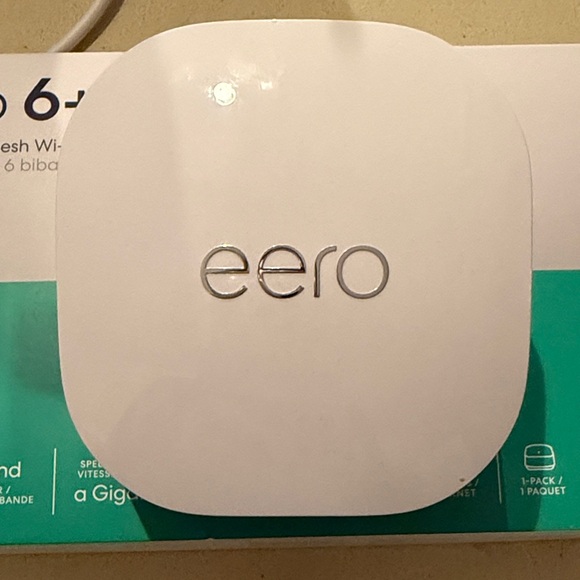 eero 6+ Mesh Wi-Fi Router - White - Picture 3 of 6